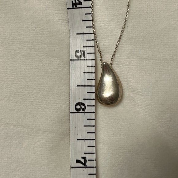 Genuine Tiffany & Co Elsa Peretti Teardrop necklace 925 18”, pendant is 22 mm - Picture 9 of 10